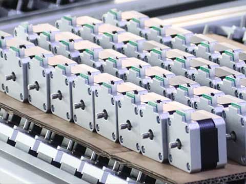 Understanding 2 Phase and 3 Phase Step Motors for Your Applications